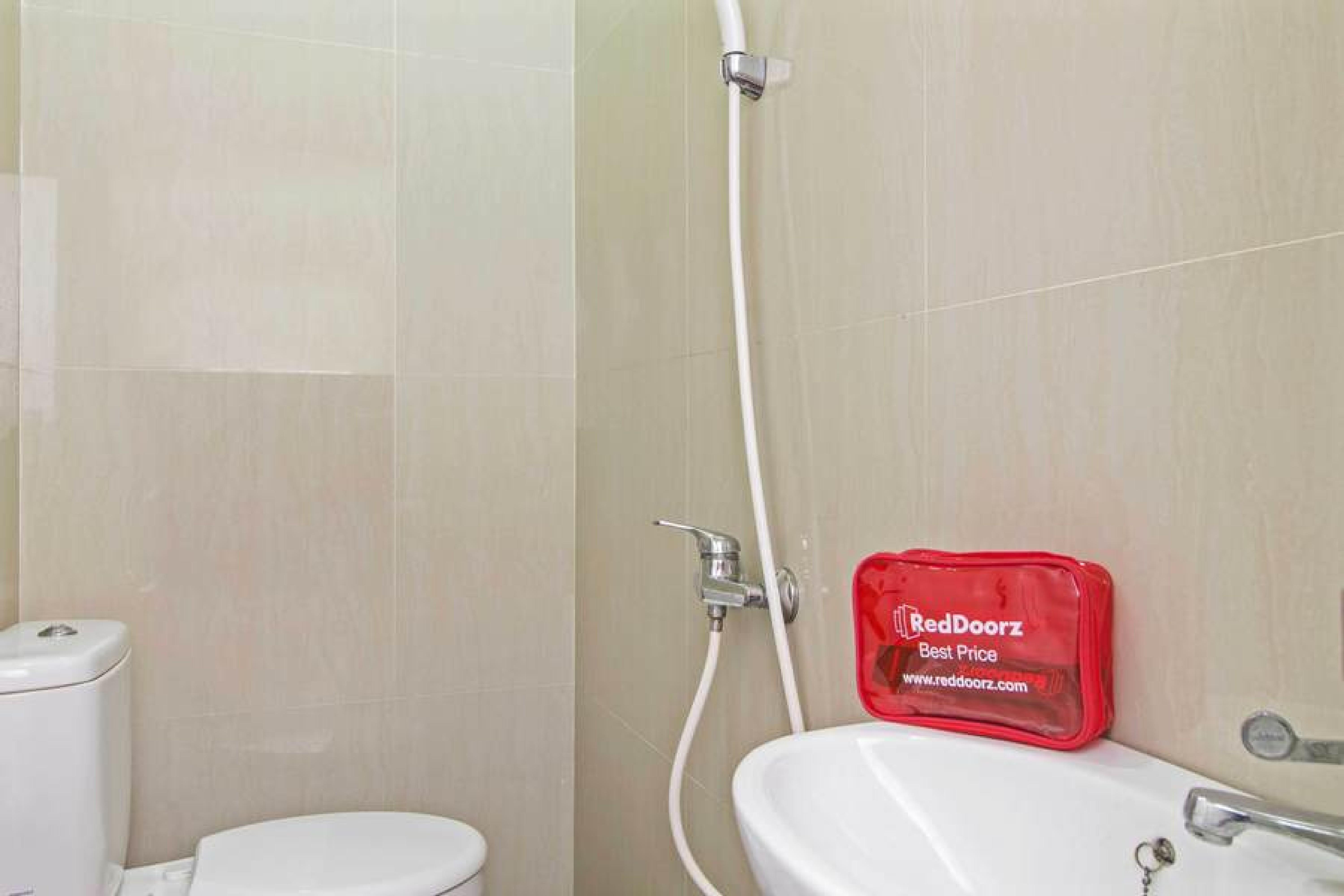 Hotel Reddoorz @ Mangga Besar 2 Dżakarta Zewnętrze zdjęcie